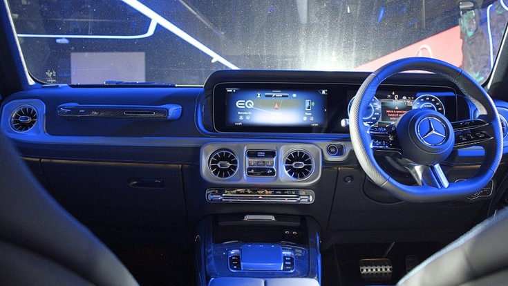 Mercedes G 580 interior